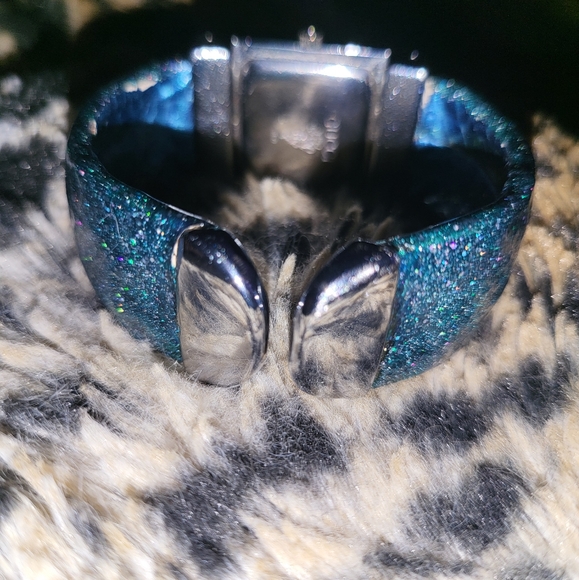 Vintage Gucci Cuff Watch - Picture 7 of 7